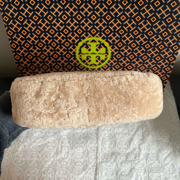 Tory Burch Emerson Shearling Shoulder Bag Fresh Wheat Gold Tan Brown Cream - Picture 3 of 11